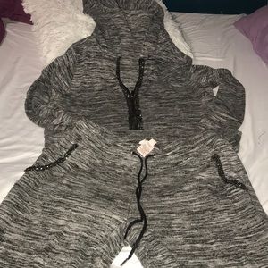 Size med women’s jogging suit by Juicy couture